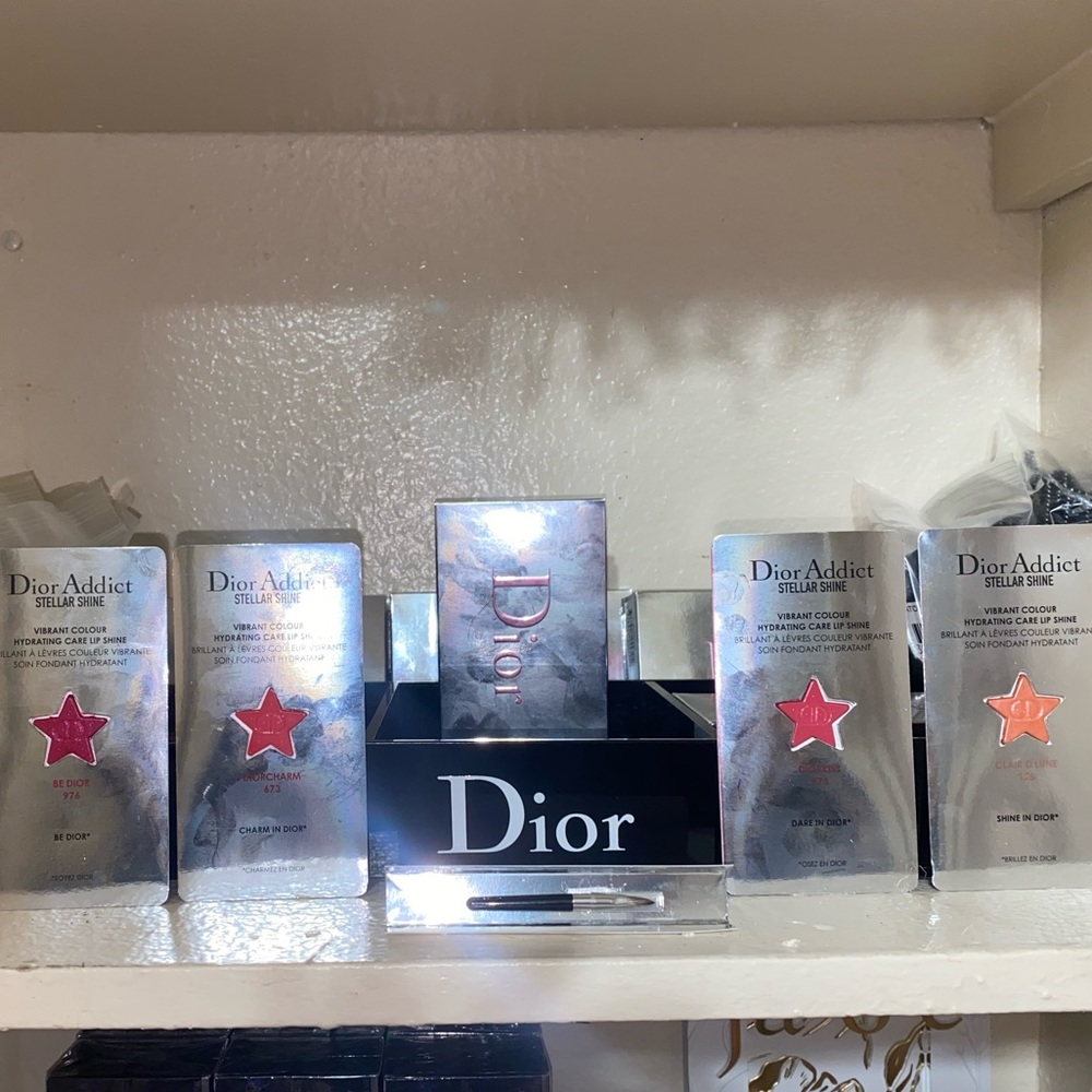 Dior Addict Stellar Shine Vibrant Colour Hydrating Care Lip Shine.